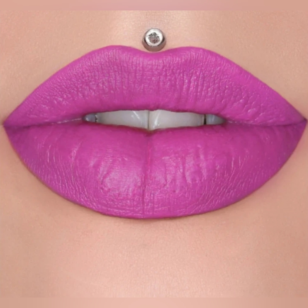 ALWAYS FAITHFUL Jeffree Star Velvet Trap